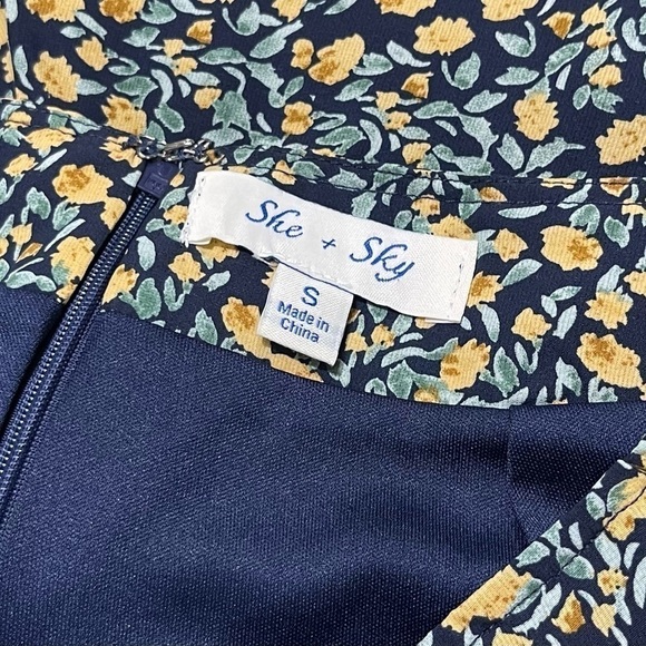 SHE+SKY, NWOT,WOMENS DRESSY SHORTS. NAVY BACKGROUND,YELLOW FLORAL PRINT. SIZE S - Picture 6 of 7